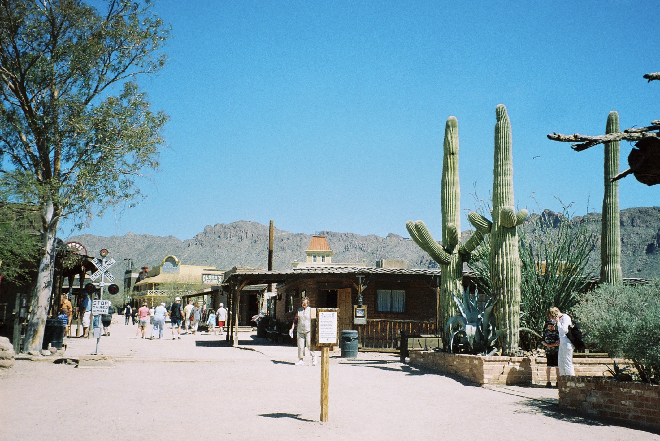 25 Dusty Pics Of Old Tucson Movie & TV Studio